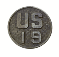 WW1 US AEF 19th Regiment Collar Disc Insignia Screw Back