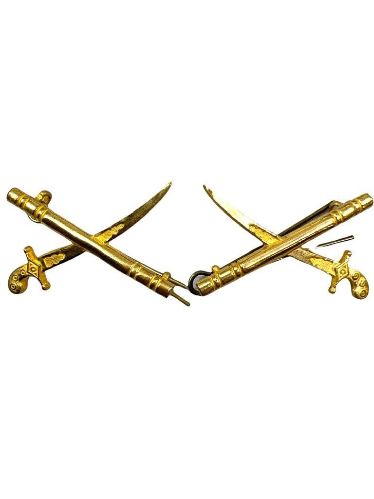 WW1 British Army Generals Crossed Sword and Baton Gilt Shoulder Insignia Pair WW1 British Army Generals Crossed Sword and Baton Gilt Shoulder Insignia Pair