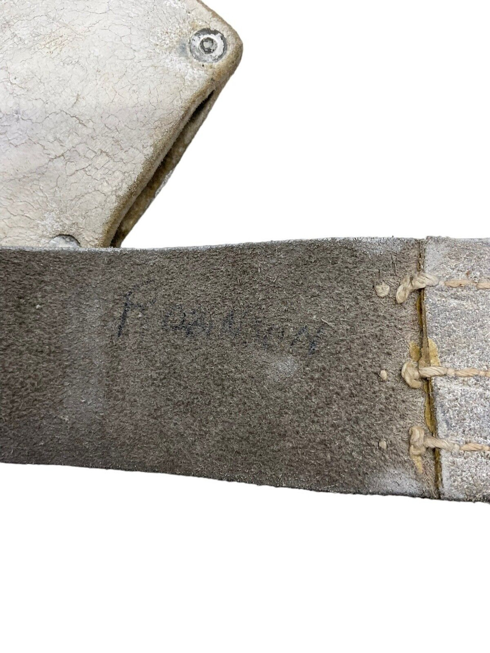 Canadian RHLI Hamilton Light Infantry Buff Leather Belt Buckle & Frog Canadian RHLI Hamilton Light Infantry Buff Leather Belt Buckle & Frog