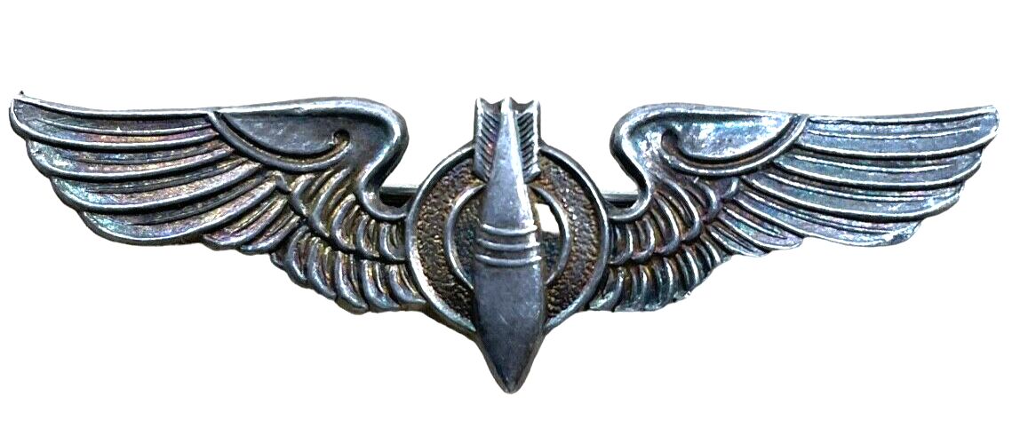 WW2 US USAAF Bombardier Wings English Made Badge Insignia WW2 US USAAF Bombardier Wings English Made Badge Insignia
