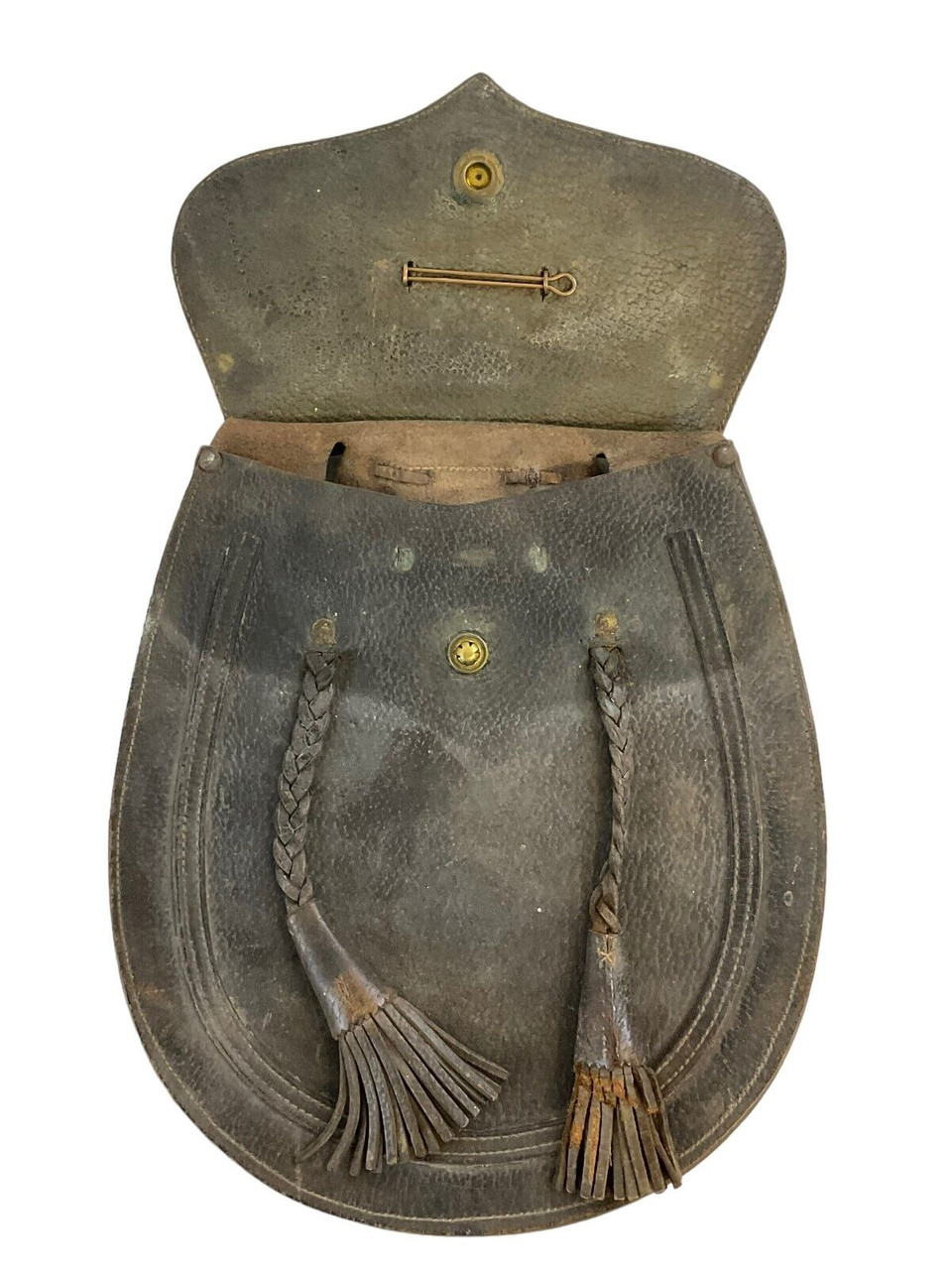 WW1 Canadian CEF 92nd Battalion Leather Two Tassle Sporran WW1 Canadian CEF 92nd Battalion Leather Two Tassle Sporran