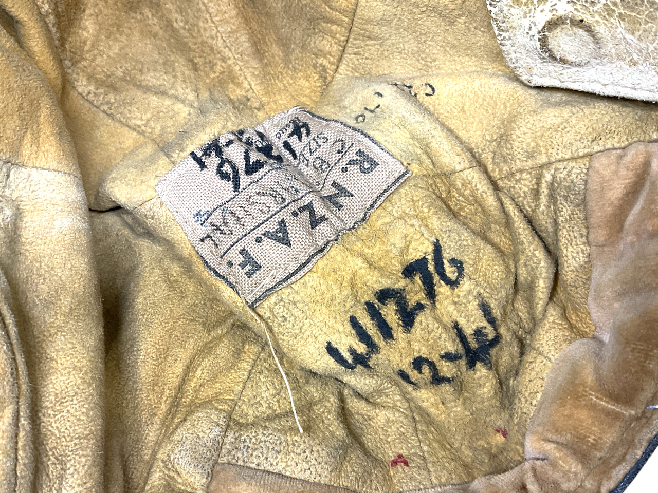 WW2 New Zealand ANZAC B Type Leather Flying Helmet And Service No. WW2 New Zealand ANZAC B Type Leather Flying Helmet And Service No.