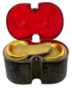 British Victorian 45th Sherwood Foresters Regiment of Foot Epaulettes in Tin British Victorian 45th Sherwood Foresters Regiment of Foot Epaulettes in Tin