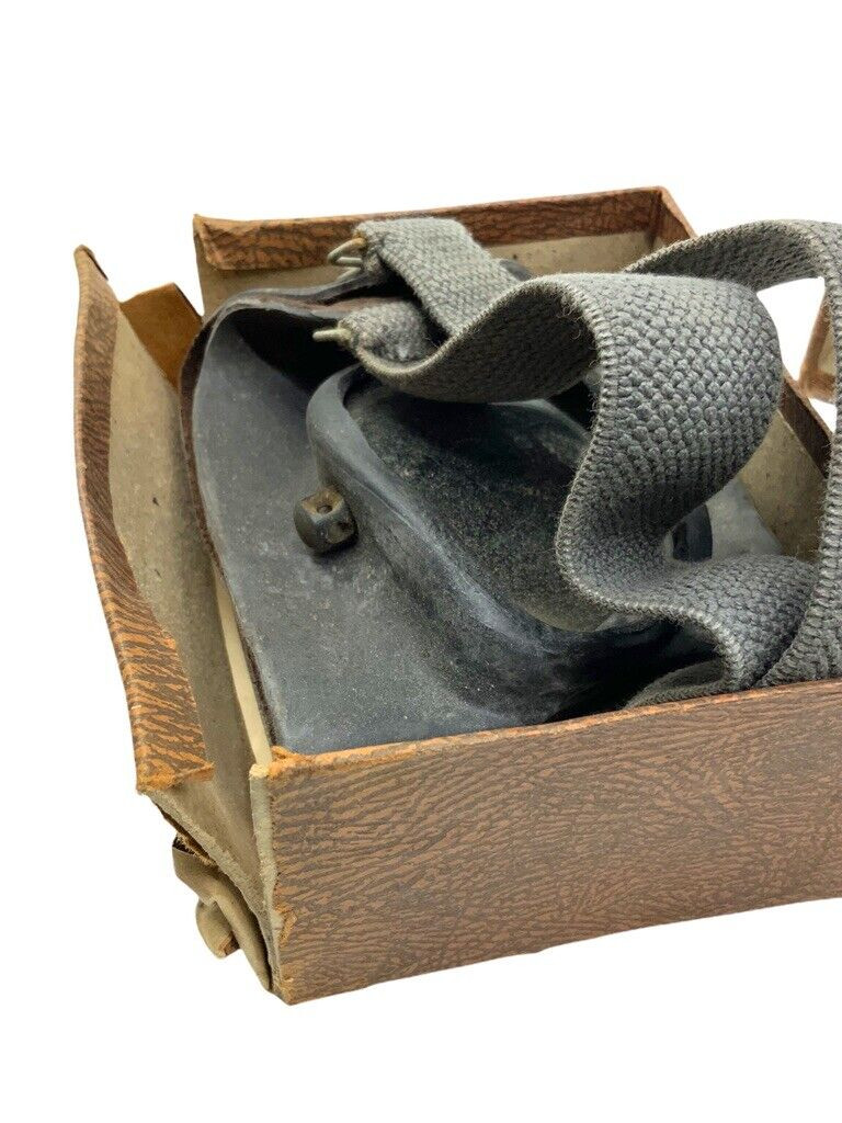 WW2 British RAF Night Simulator Gunnery Goggles in Box of Issue WW2 British RAF Night Simulator Gunnery Goggles in Box of Issue