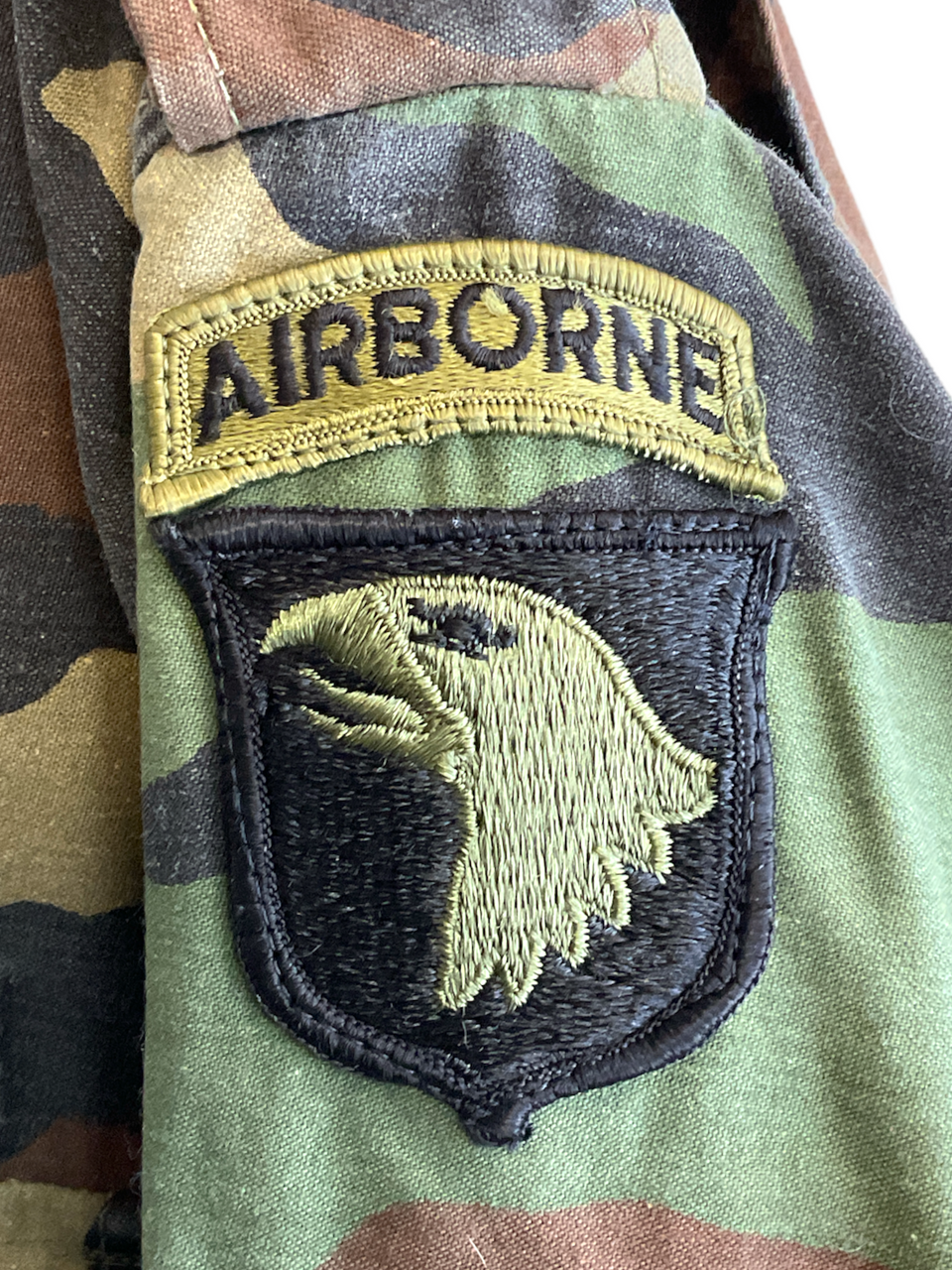 US 101st Airborne BDU Woodland Camouflage Shirt Patched Size Large Long US 101st Airborne BDU Woodland Camouflage Shirt Patched Size Large Long