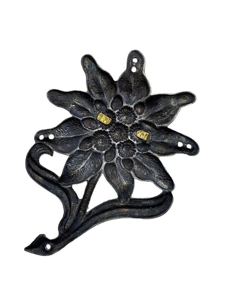 West German Adelweiss Mountain Troops Beret Badge West German Adelweiss Mountain Troops Beret Badge