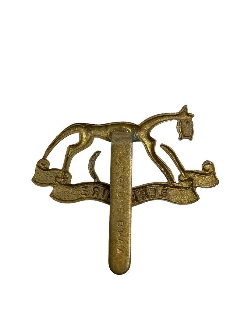 WW2 British Royal Berkshire Yeomanry Dragoons Cap Badge WW2 British Royal Berkshire Yeomanry Dragoons Cap Badge