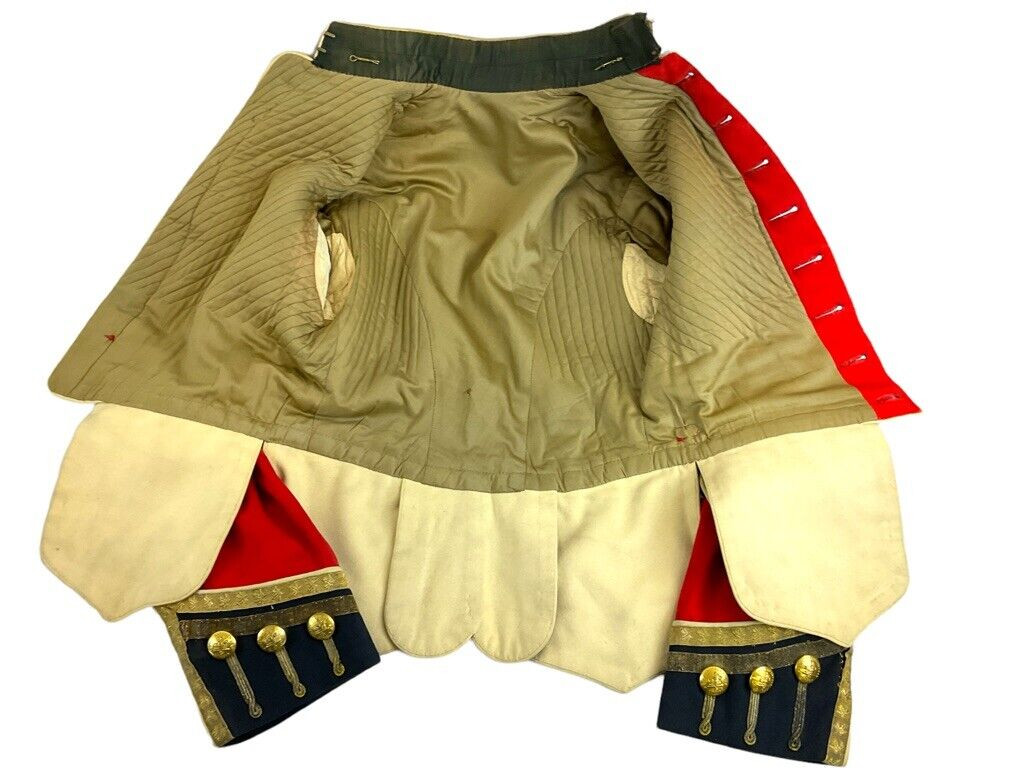 Canadian Black Watch Officers Doe Skin Scarlet Tunic and White Buff Belt Buckle Canadian Black Watch Officers Doe Skin Scarlet Tunic and White Buff Belt Buckle