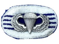 US Army 325th Infantry Airborne 4th Brigade Jump Oval Wings Insignia US Army 325th Infantry Airborne 4th Brigade Jump Oval Wings Insignia