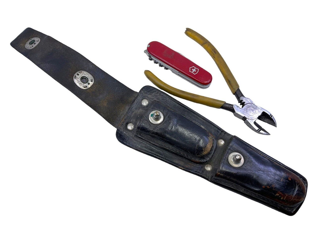 Canadian Forces Linesman Pouch With Belt Loop & Tools Canadian Forces Linesman Pouch With Belt Loop & Tools