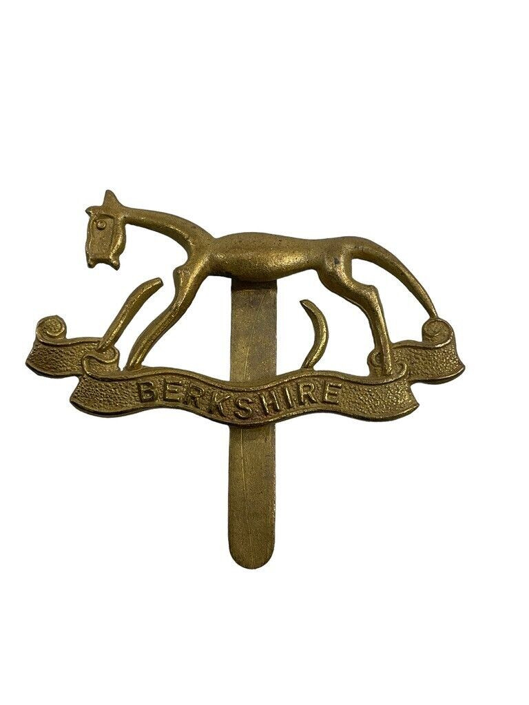WW2 British Royal Berkshire Yeomanry Dragoons Cap Badge WW2 British Royal Berkshire Yeomanry Dragoons Cap Badge