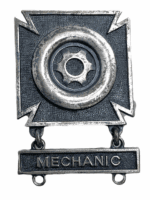 WW2 US Army Qualification Mechanic Pin Back