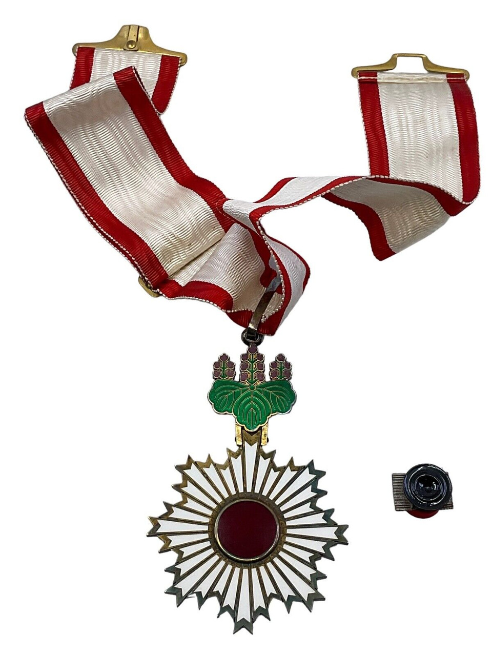 WW2 Japanese Order of the Rising Sun Neck Award in Case of Issue WW2 Japanese Order of the Rising Sun Neck Award in Case of Issue