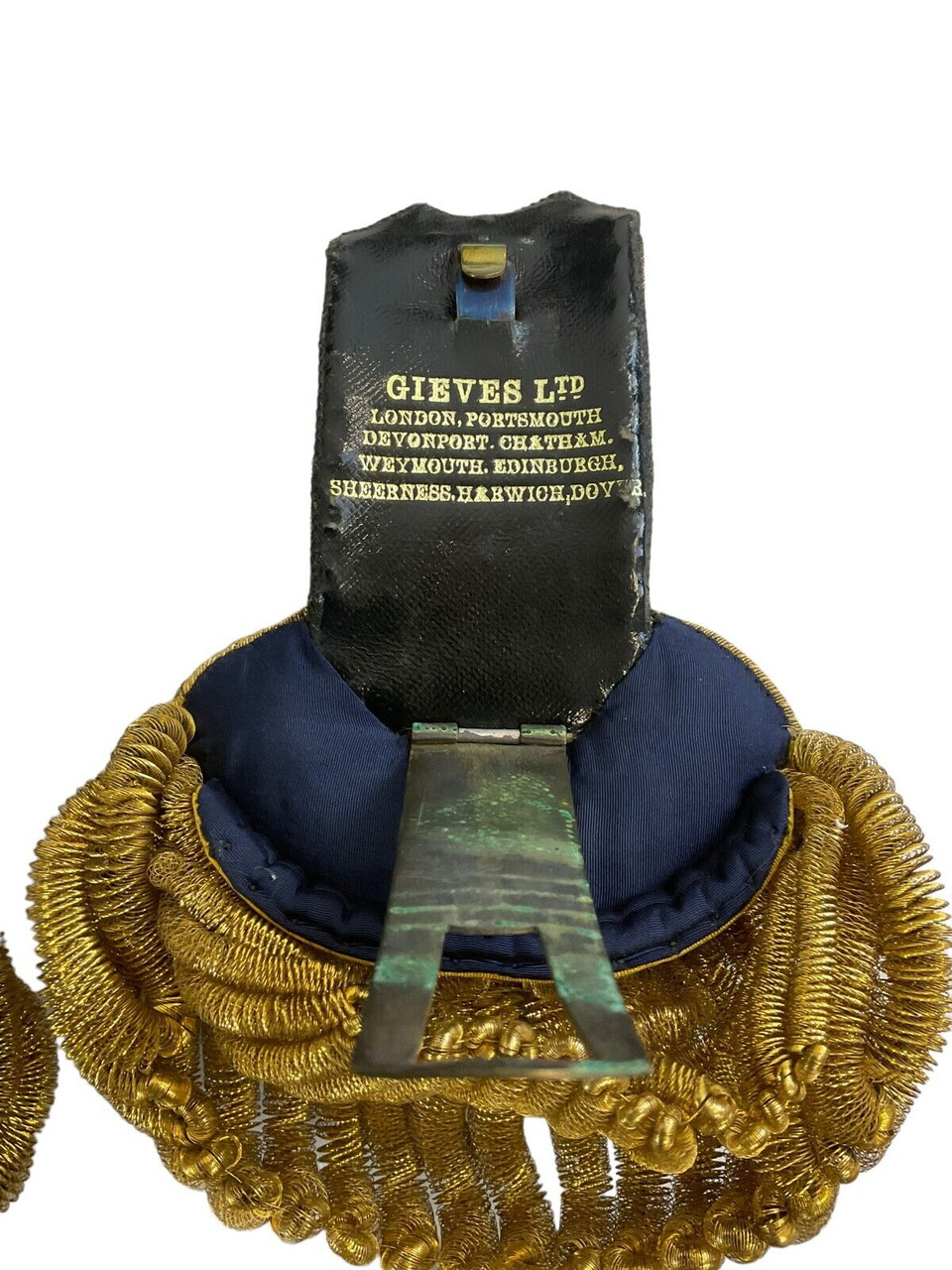 WW1 British Royal Navy Reserve RNR Officers Shoulder Boards Sword Belt Cased Set WW1 British Royal Navy Reserve RNR Officers Shoulder Boards Sword Belt Cased Set