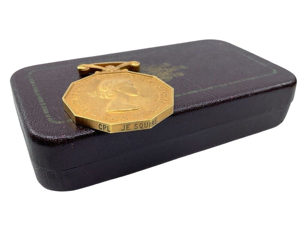 Canadian Forces Decoration CD in Box of Issue Full Size Cpl JE Squire Canadian Forces Decoration CD in Box of Issue Full Size Cpl JE Squire