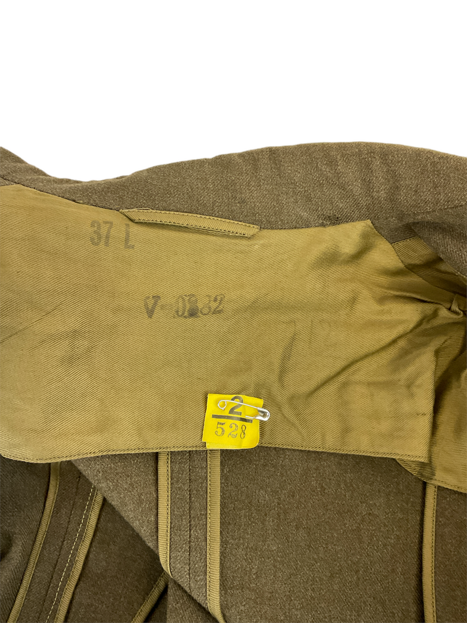 WW2 US USAAF Staff Sergeant Four Pocket Jacket With Bullion Theatre Insignia 37L WW2 US USAAF Staff Sergeant Four Pocket Jacket With Bullion Theatre Insignia 37L