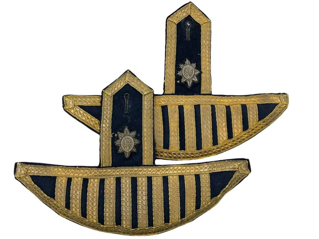 British Canadian Foot Guards Officers Band Swallow Tails Shoulder Boards Pair British Canadian Foot Guards Officers Band Swallow Tails Shoulder Boards Pair
