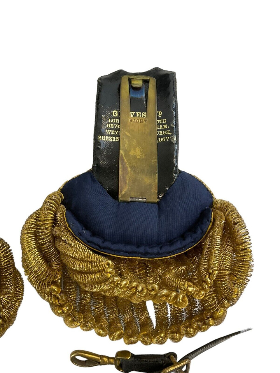 WW1 British Royal Navy Reserve RNR Officers Shoulder Boards Sword Belt Cased Set WW1 British Royal Navy Reserve RNR Officers Shoulder Boards Sword Belt Cased Set