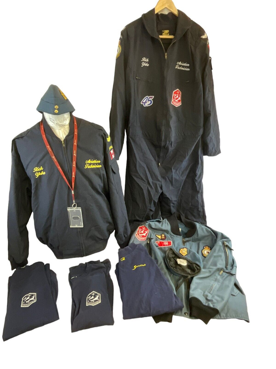 Canadian Forces RCAF 431 Squadron Snowbirds Flight Suit Jackets Shirts Headgear Canadian Forces RCAF 431 Squadron Snowbirds Flight Suit Jackets Shirts Headgear