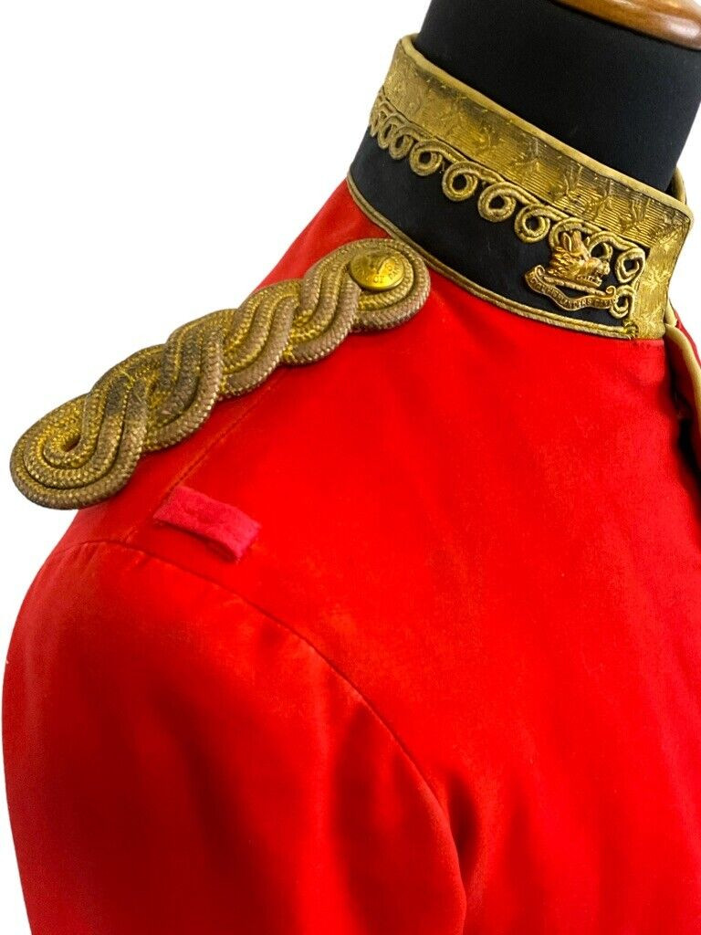 Canadian Black Watch Officers Doe Skin Scarlet Tunic and White Buff Belt Buckle Canadian Black Watch Officers Doe Skin Scarlet Tunic and White Buff Belt Buckle