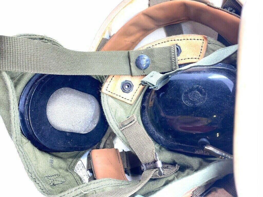 US Gentex Flyers Helmet HGU-39P White Size Regular 1980 Dated US Gentex Flyers Helmet HGU-39P White Size Regular 1980 Dated