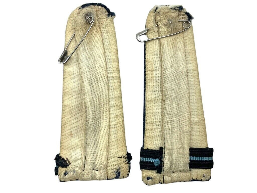 WW2 Canadian RCAF Flying Officers Greatcoat Shoulder Board Rank Pair Womens WW2 Canadian RCAF Flying Officers Greatcoat Shoulder Board Rank Pair Womens