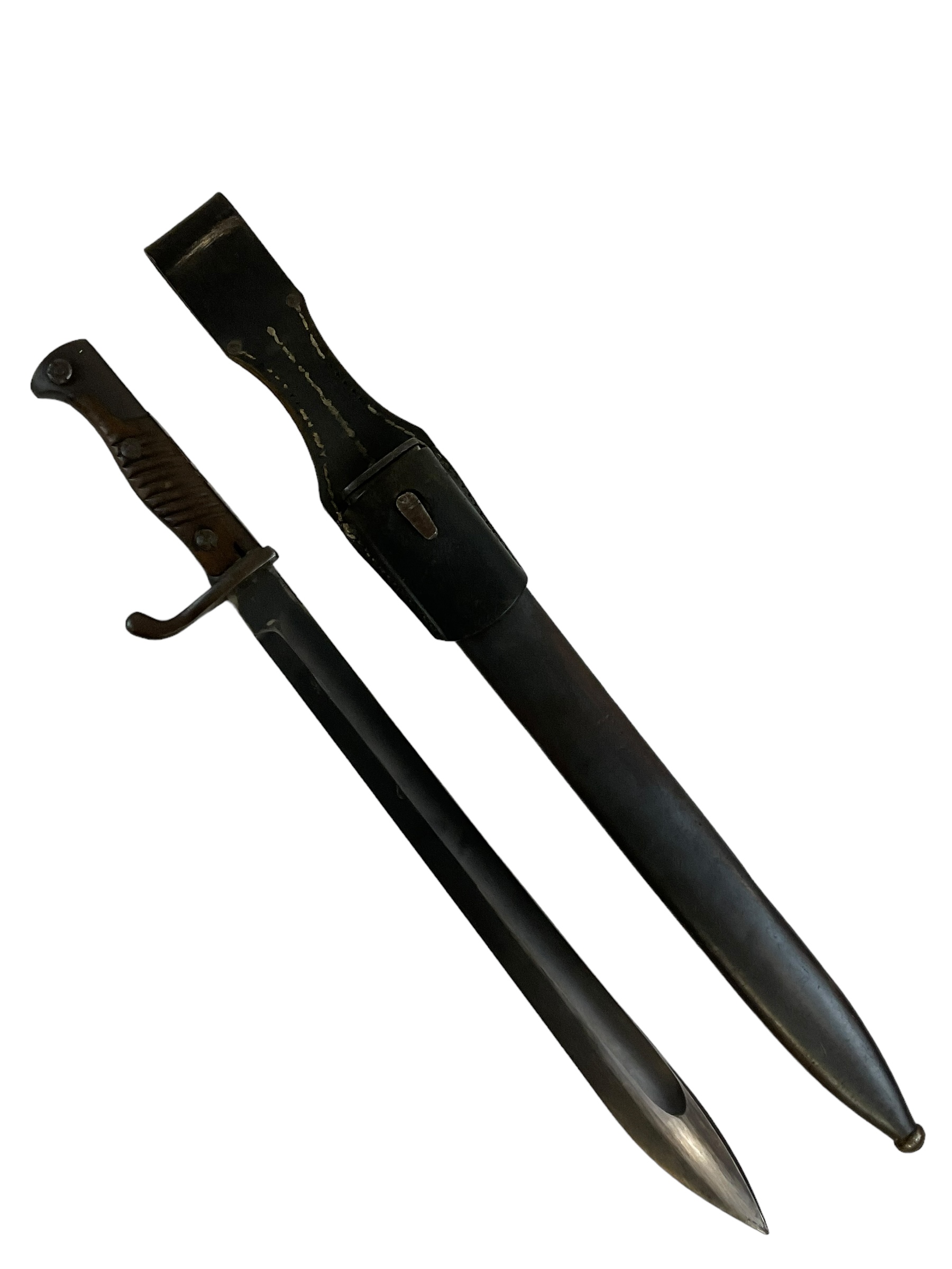 WW1 Imperial German Gewehr 98 Bayonet and Scabbard with Leather Frog WW2 Reissue WW1 Imperial German Gewehr 98 Bayonet and Scabbard with Leather Frog WW2 Reissue