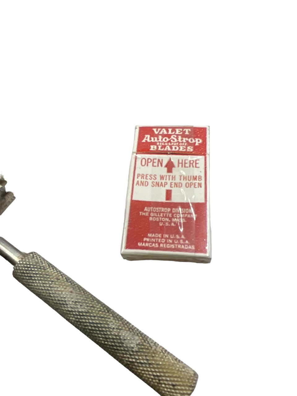 WW2 Canadian Valet Autostrop Razor in Box WW2 Canadian Valet Autostrop Razor in Box