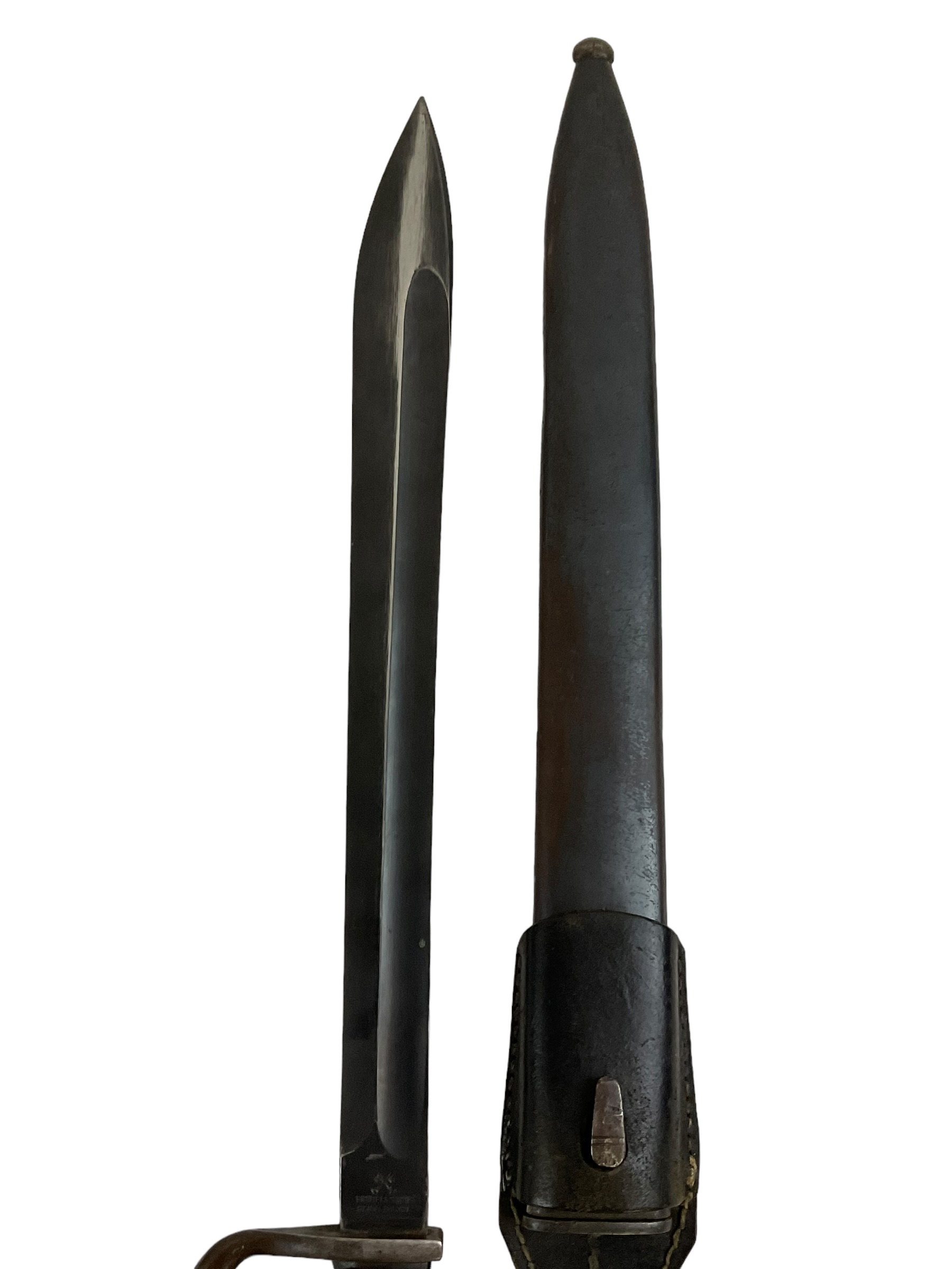 WW1 Imperial German Gewehr 98 Bayonet and Scabbard with Leather Frog WW2 Reissue WW1 Imperial German Gewehr 98 Bayonet and Scabbard with Leather Frog WW2 Reissue