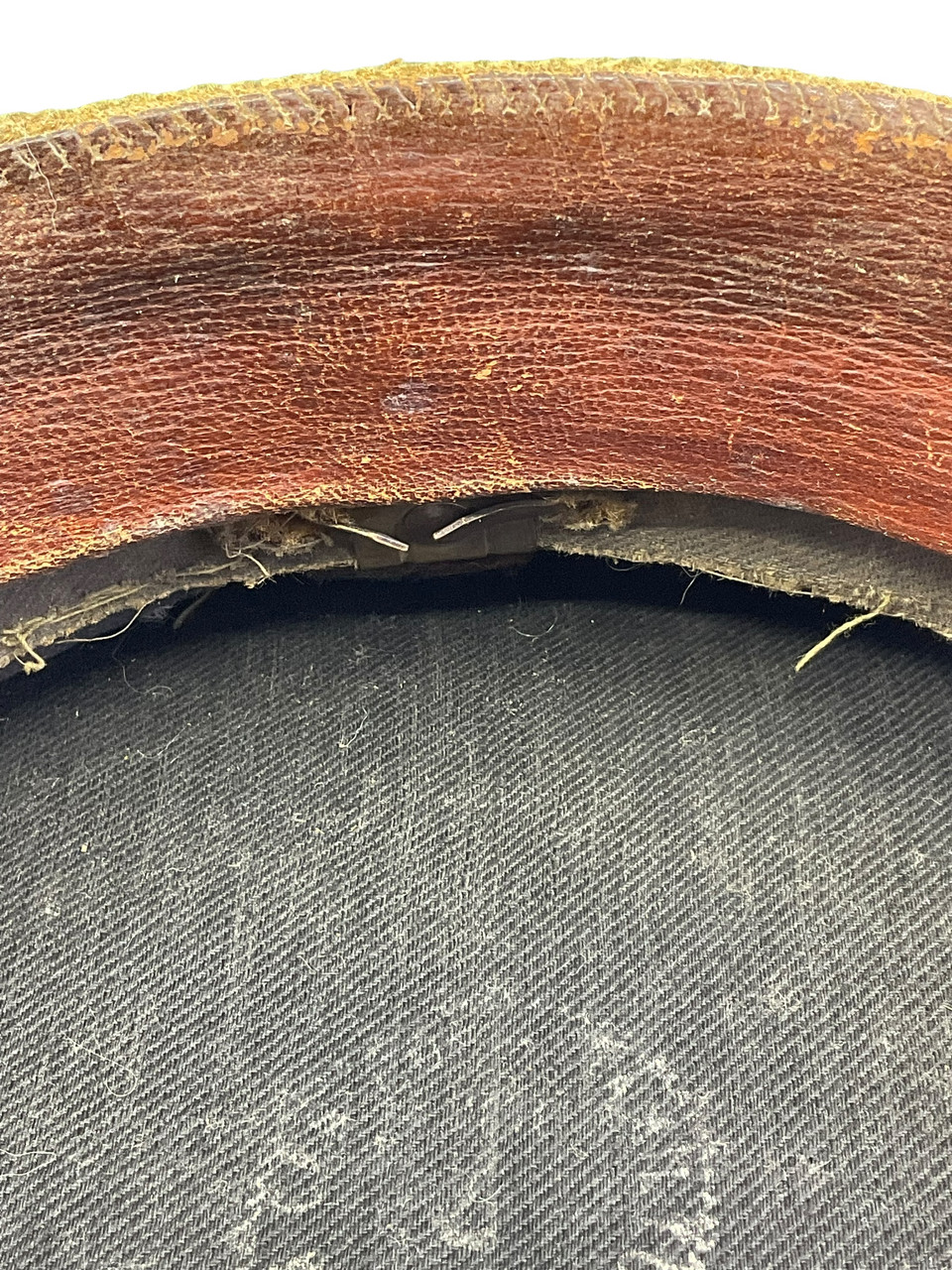 WW1 Canadian CEF 1902 Pattern Other Ranks CFA Artillery Peak Cap Hat Size 7 C Broad Arrowed WW1 Canadian CEF 1902 Pattern Other Ranks CFA Artillery Peak Cap Hat Size 7 C Broad Arrowed