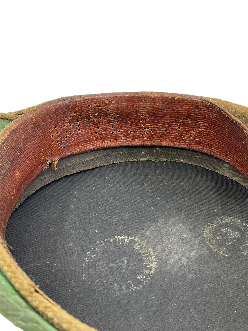 WW1 Canadian CEF 1902 Pattern Other Ranks CFA Artillery Peak Cap Hat Size 7 C Broad Arrowed WW1 Canadian CEF 1902 Pattern Other Ranks CFA Artillery Peak Cap Hat Size 7 C Broad Arrowed