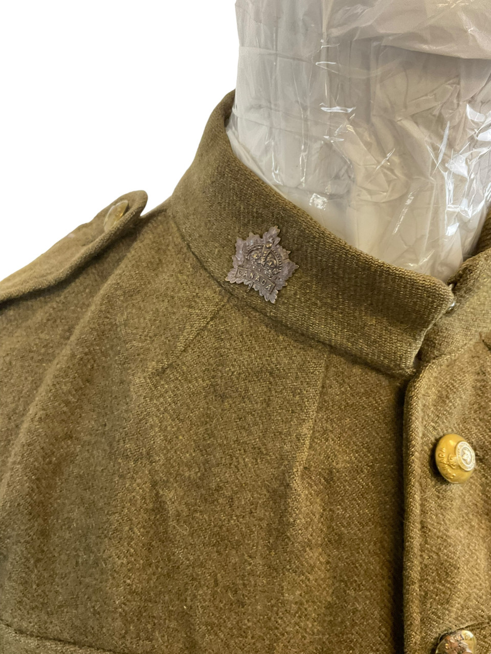 WW1 Canadian CEF 7 Button Named Other Ranks Tunic 104th Battalion RARE WW1 Canadian CEF 7 Button Named Other Ranks Tunic 104th Battalion RARE