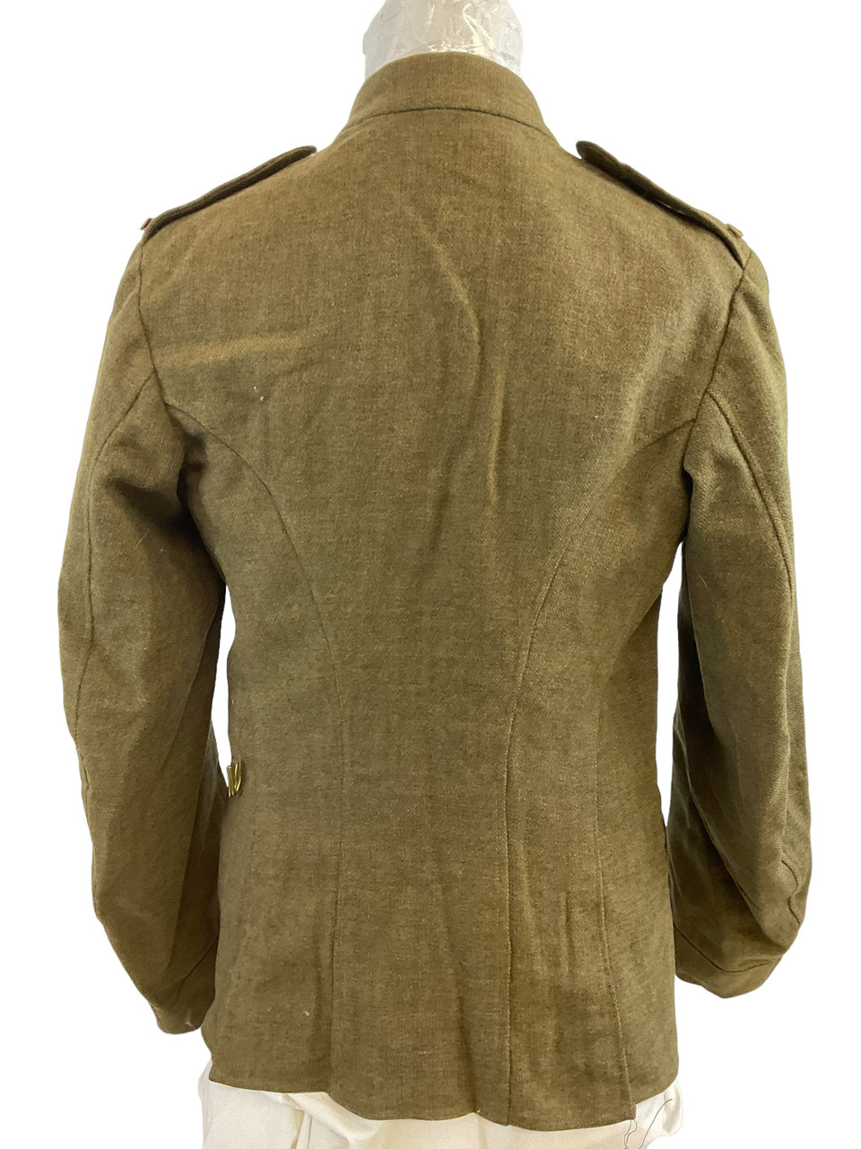 WW1 Canadian CEF 7 Button Named Other Ranks Tunic 104th Battalion RARE WW1 Canadian CEF 7 Button Named Other Ranks Tunic 104th Battalion RARE