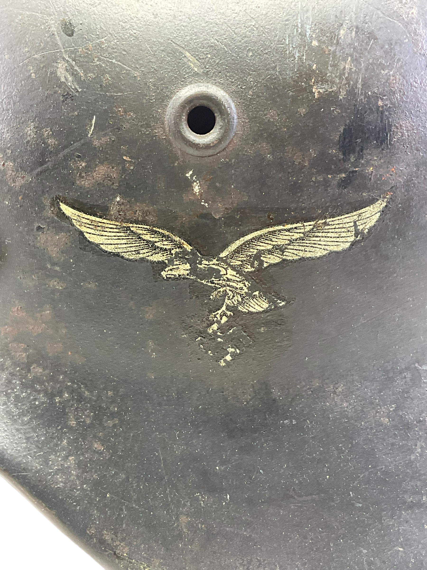 WW2 German Luftwaffe M40 Single Decal Steel Helmet Lot #836 ET62 WW2 German Luftwaffe M40 Single Decal Steel Helmet Lot #836 ET62