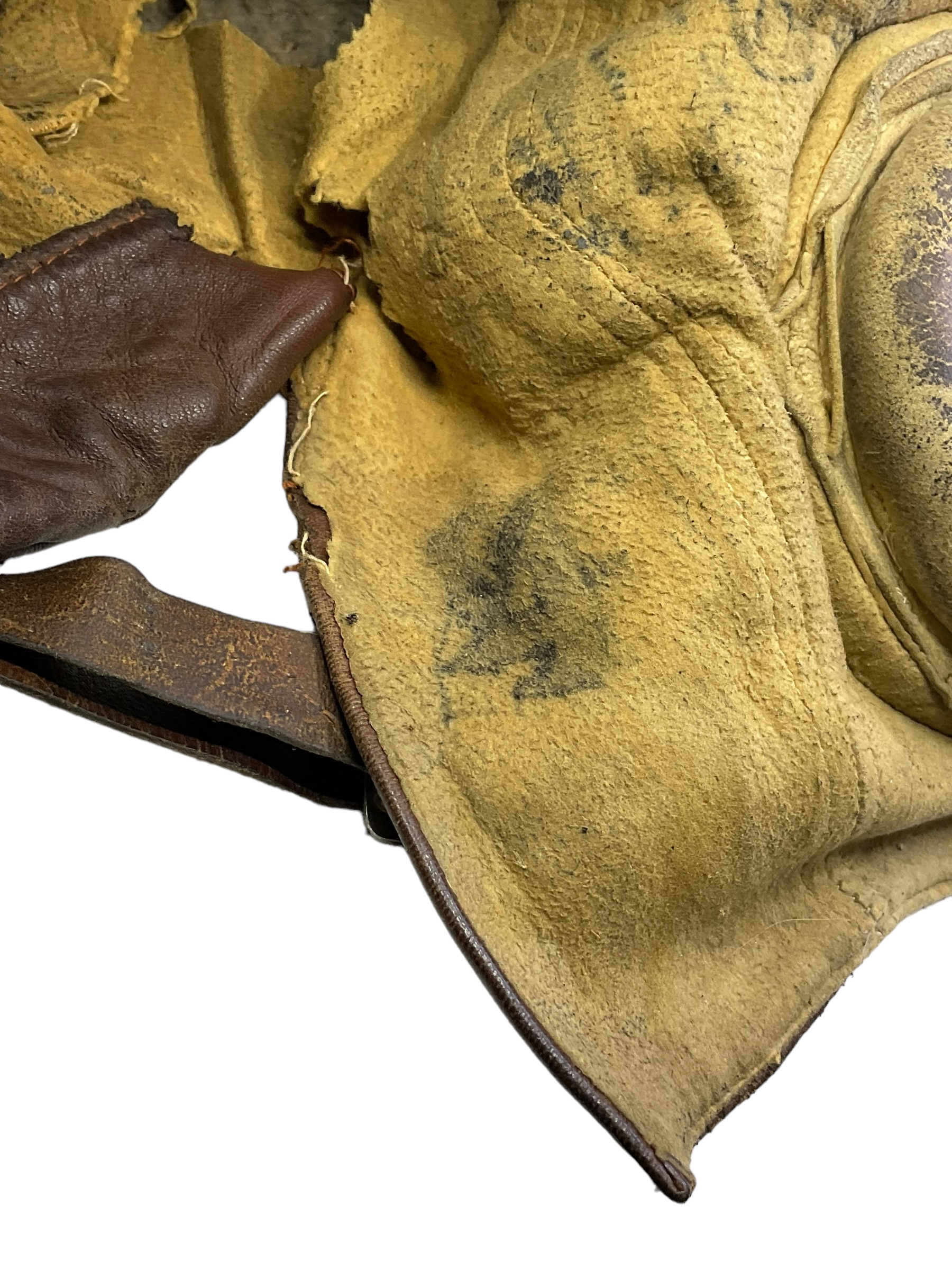 WW2 Canadian RCAF Type B Leather Flying Helmet Named WW2 Canadian RCAF Type B Leather Flying Helmet Named