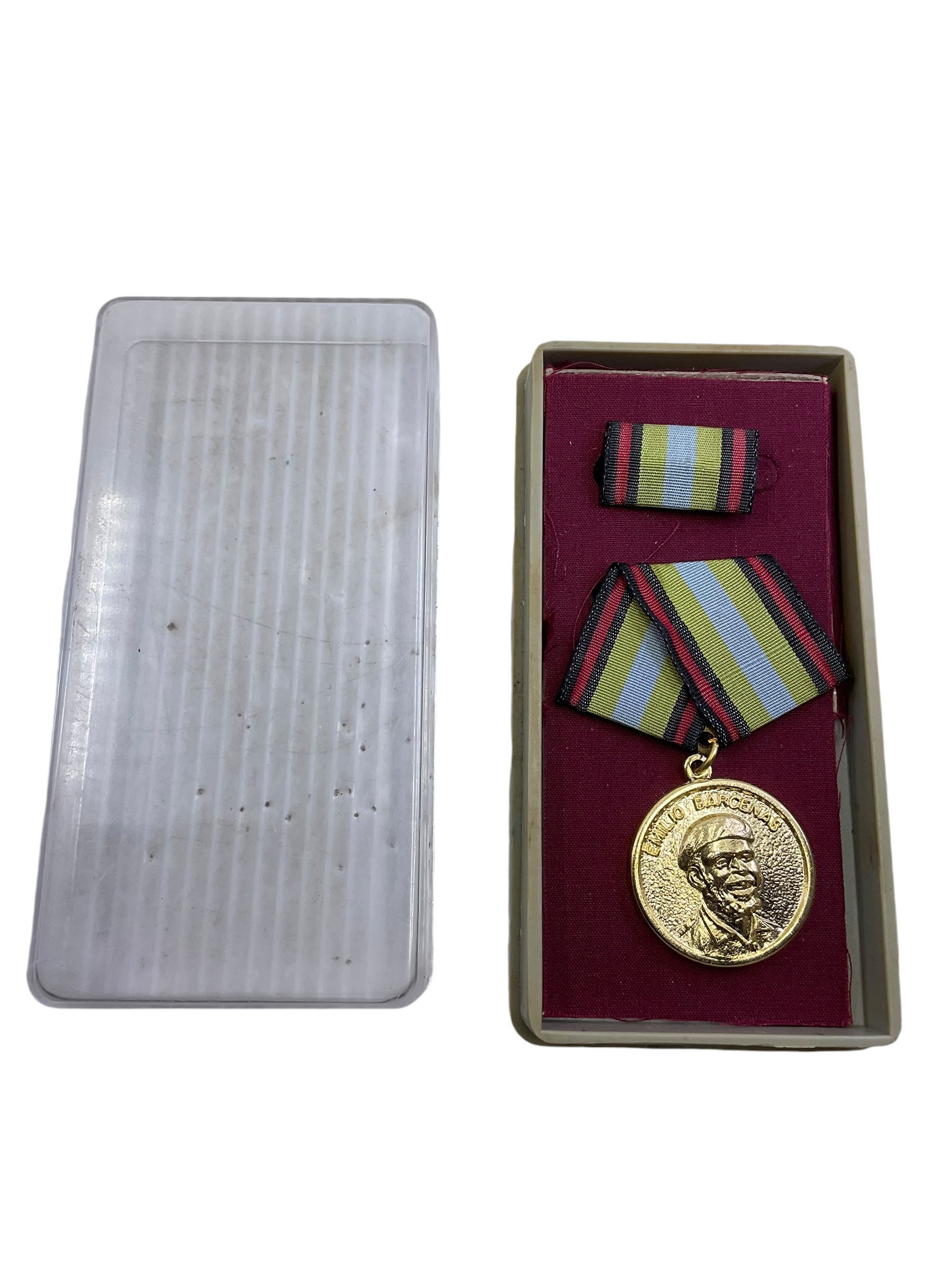 Cuba Cuban Emilio Carcenas Medal for 25 Years Civilian Service in Support of the Military Cuba Cuban Emilio Carcenas Medal for 25 Years Civilian Service in Support of the Military