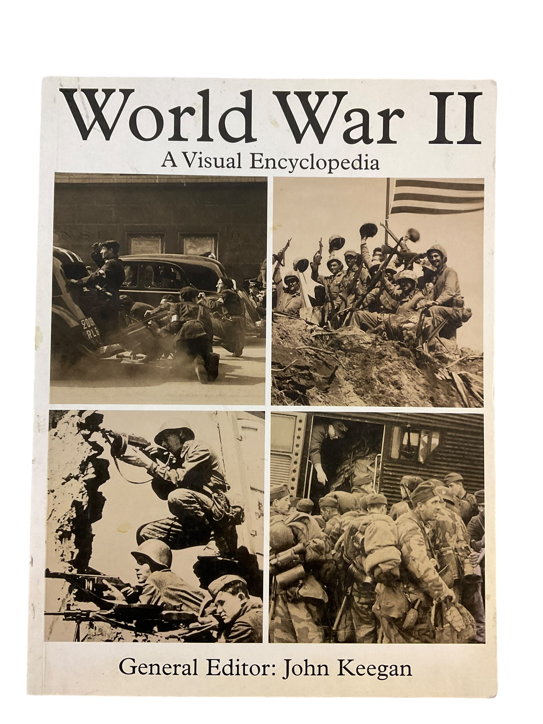 WW2 US A Visual Encyclopedia John Keegan Softcover Reference Book WW2 US A Visual Encyclopedia John Keegan Softcover Reference Book