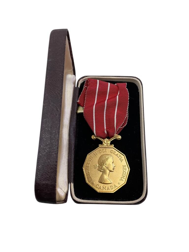 Canadian Forces CF Decoration Medal Named Capt. W.P. MacLean Canadian Forces CF Decoration Medal Named Capt. W.P. MacLean
