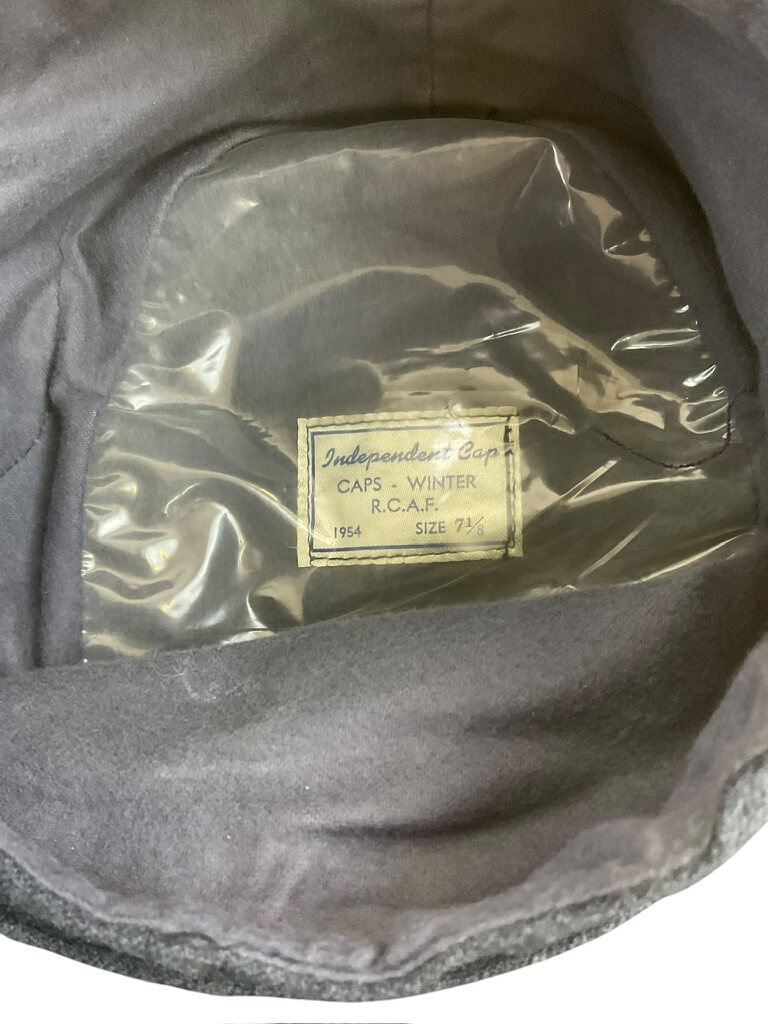 Canadian RCAF Women's Division Winter Peak Cap in size 7 1/8 Dated 1954 Canadian RCAF Women's Division Winter Peak Cap in size 7 1/8 Dated 1954