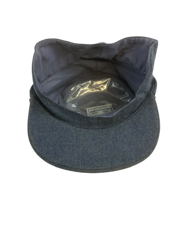 Canadian RCAF Women's Division Winter Peak Cap in size 7 1/8 Dated 1954 Canadian RCAF Women's Division Winter Peak Cap in size 7 1/8 Dated 1954