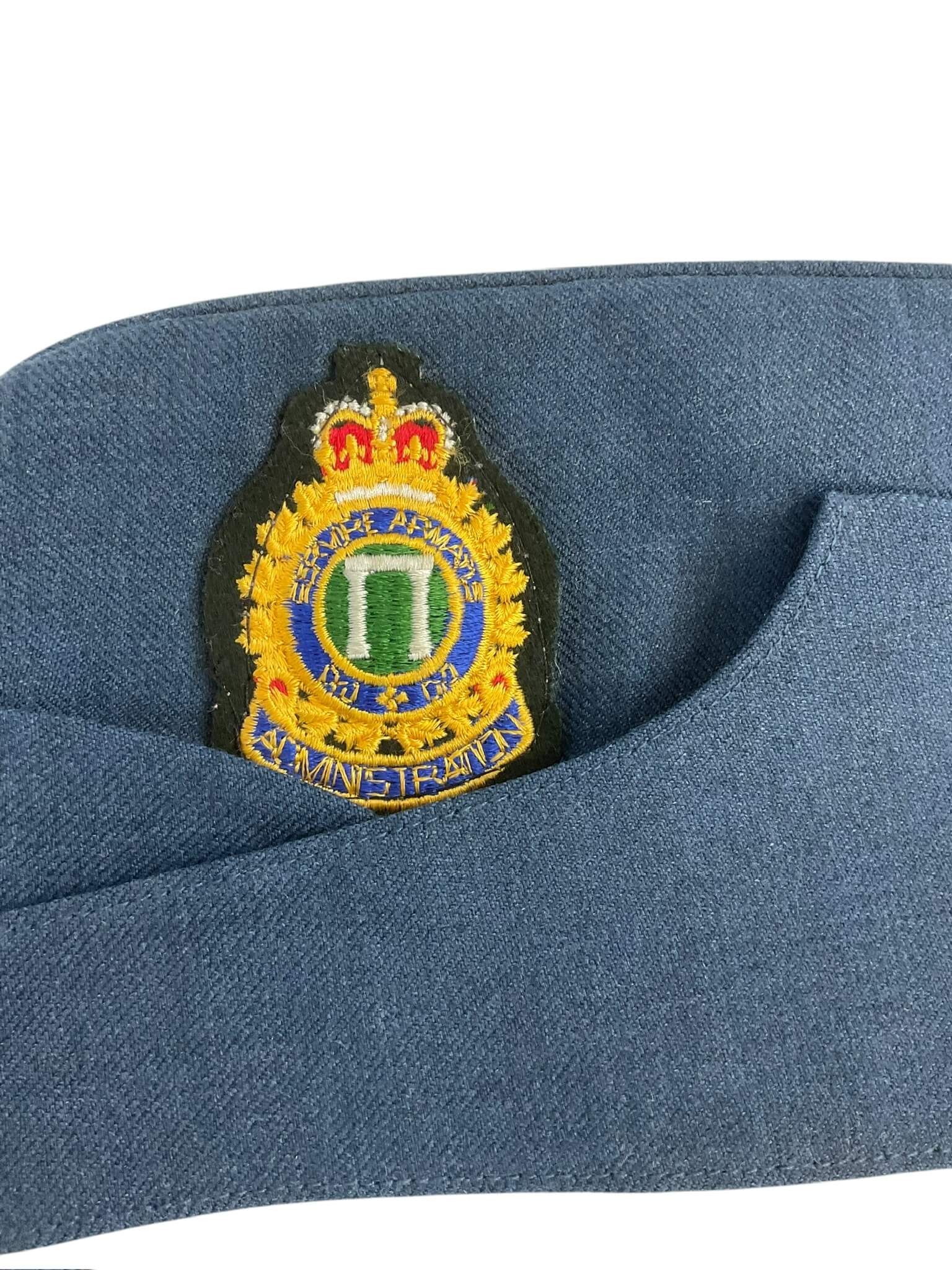 Canadian RCAF Administration Officers Wedge Cap and Insignia Size 8 Canadian RCAF Administration Officers Wedge Cap and Insignia Size 8