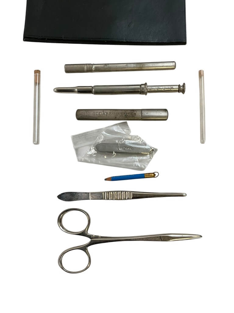 WW1 US Becton Dickinson Nurses Kit Bag In Black Case With Contents In Original Box WW1 US Becton Dickinson Nurses Kit Bag In Black Case With Contents In Original Box