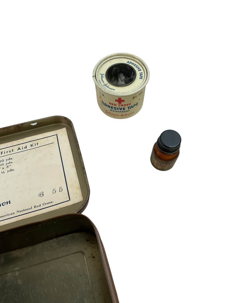 WW2 US Boy Scouts of America First Aid Kit In Metal Tin With Contents WW2 US Boy Scouts of America First Aid Kit In Metal Tin With Contents