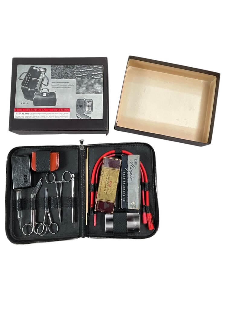 US B-D Products of Leather No X4680 Nurses Case With Contents In Original Packaging US B-D Products of Leather No X4680 Nurses Case With Contents In Original Packaging