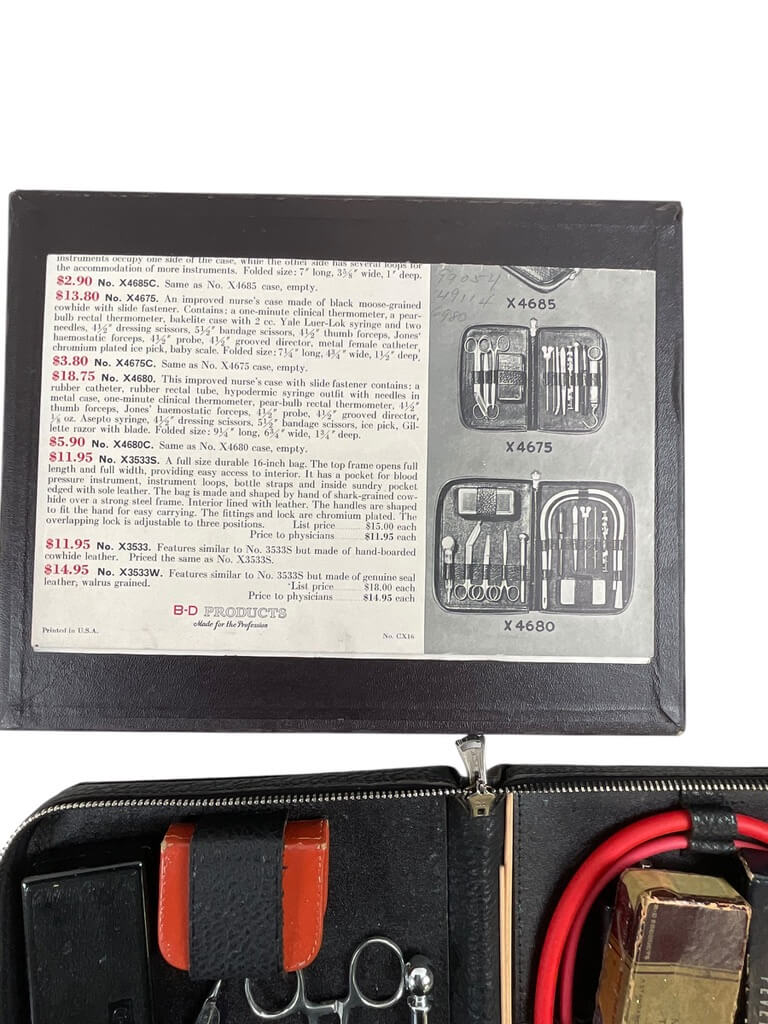 US B-D Products of Leather No X4680 Nurses Case With Contents In Original Packaging US B-D Products of Leather No X4680 Nurses Case With Contents In Original Packaging