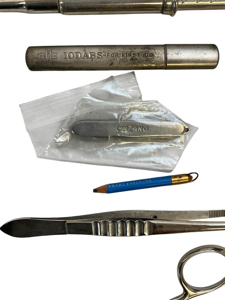 WW1 US Becton Dickinson Nurses Kit Bag In Black Case With Contents In Original Box WW1 US Becton Dickinson Nurses Kit Bag In Black Case With Contents In Original Box