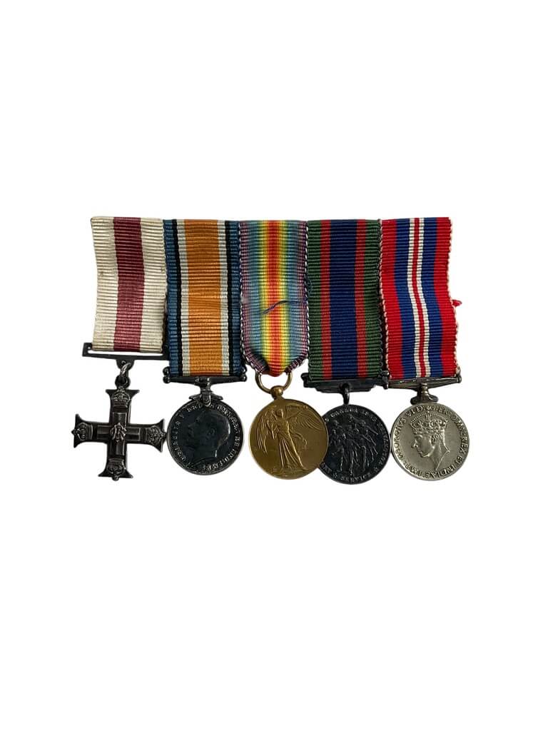 WW1 WW2 Canadian Miniature Medal Group X 5 Military Cross WW1 WW2 Canadian Miniature Medal Group X 5 Military Cross