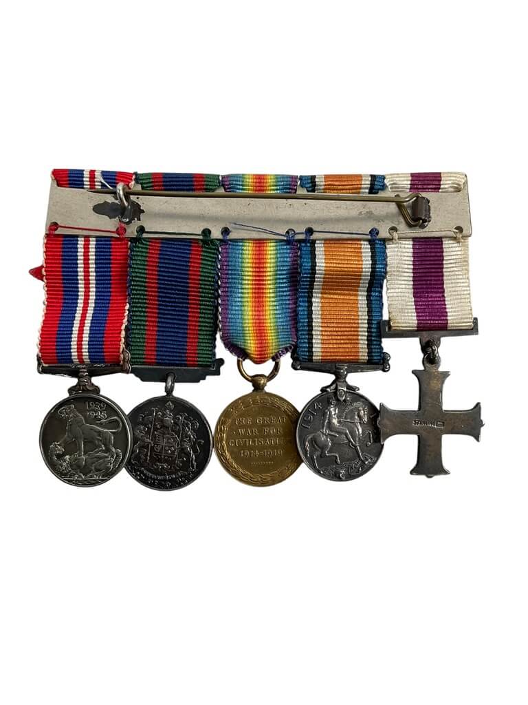 WW1 WW2 Canadian Miniature Medal Group X 5 Military Cross WW1 WW2 Canadian Miniature Medal Group X 5 Military Cross