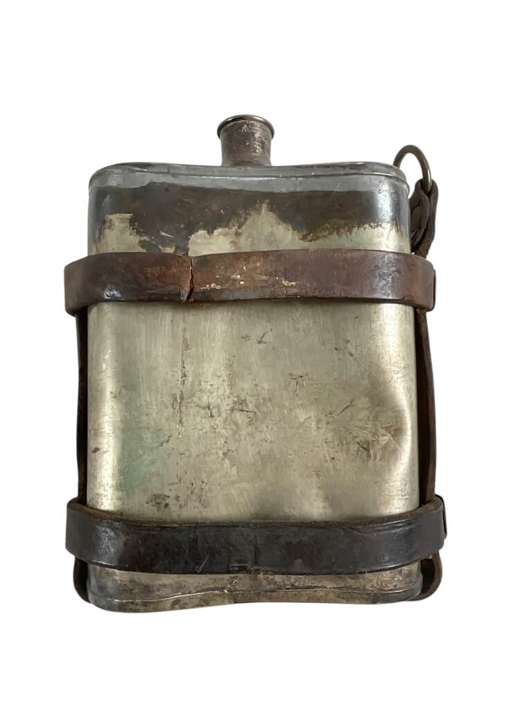 WW1 Canadian CEF Dismounted Pattern Canteen and Carrier WW1 Canadian CEF Dismounted Pattern Canteen and Carrier