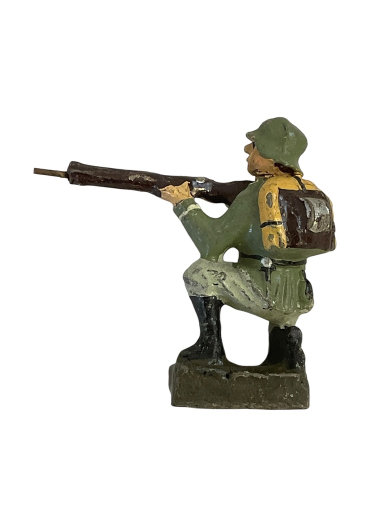 WW2 German Army Heer Rifleman Elastolin Toy Soldier Kneeling WW2 German Army Heer Rifleman Elastolin Toy Soldier Kneeling